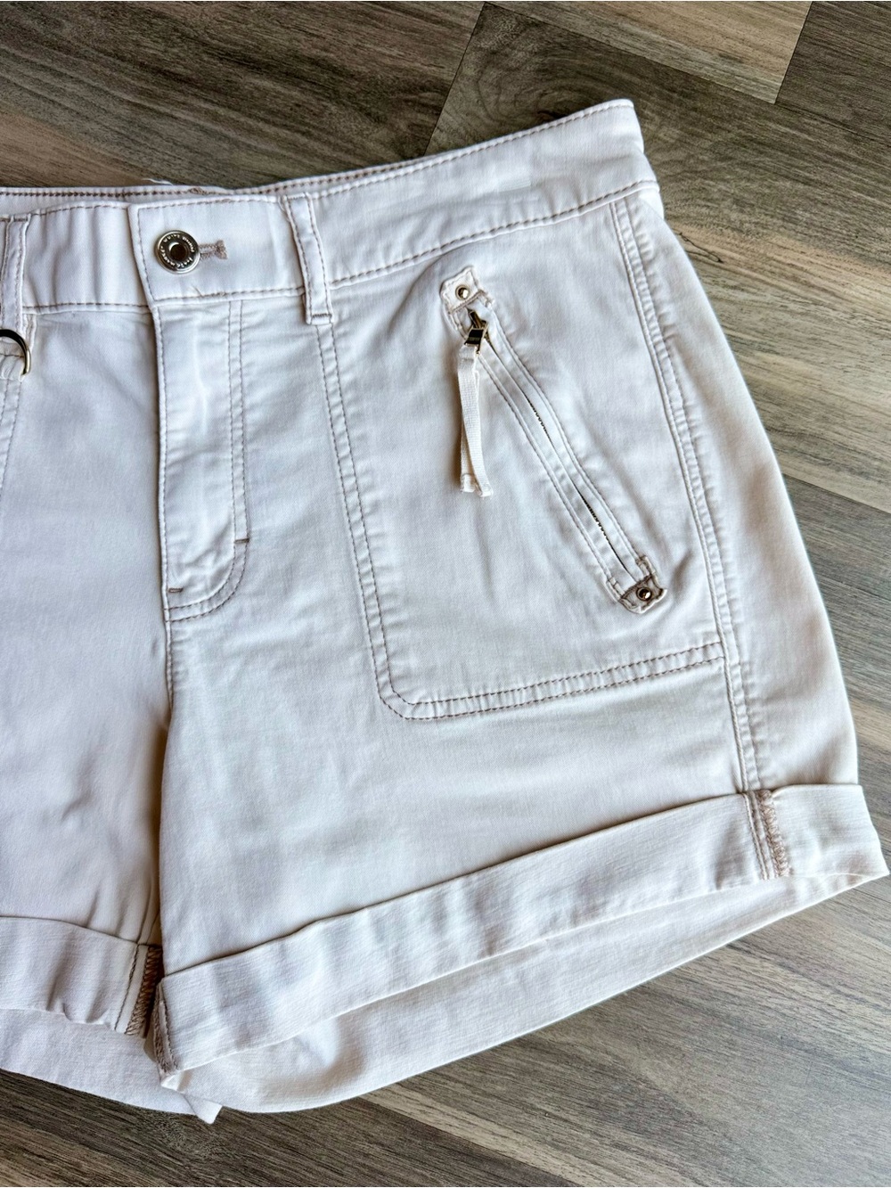WHBM Pret-A-Play White Mid Rise Stretch Utility Shorts Size 6 - Picture 5 of 13